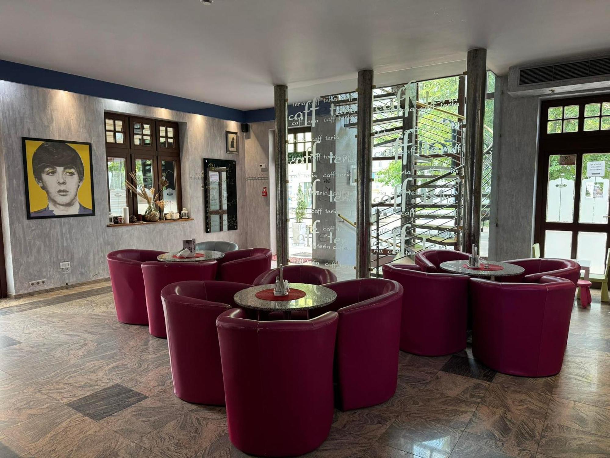 Hotel Palacyk Konin Buitenkant foto
