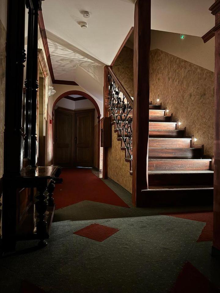 Hotel Palacyk Konin Buitenkant foto